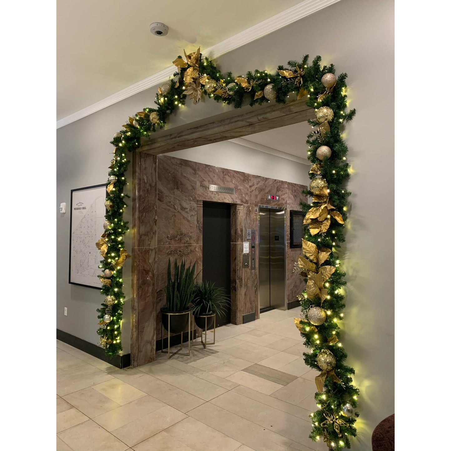 Lifelike Garland with Decor