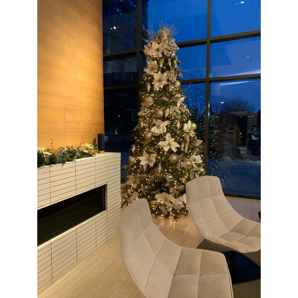 Lifelike Trees with White Lights