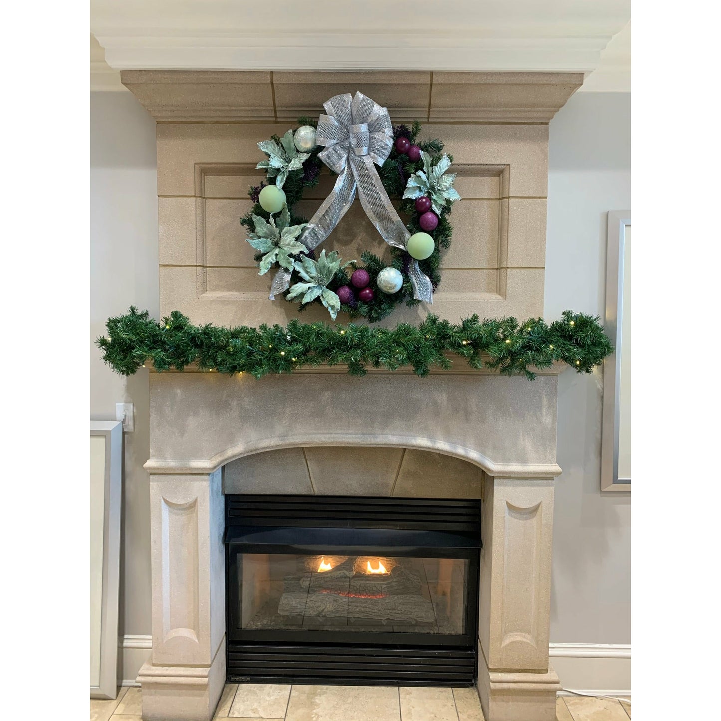 Lifelike Wreaths with Decor