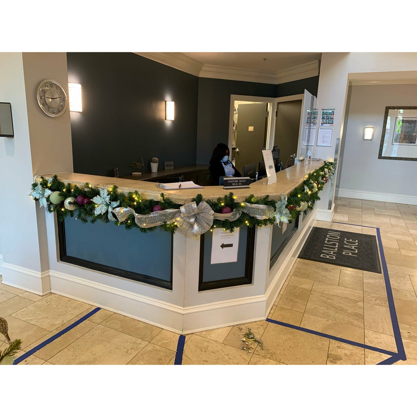 Lifelike Garland with Decor